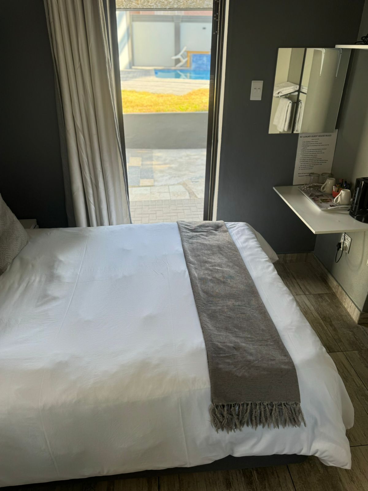 Luxury Room 3, Facing Swimming Pool