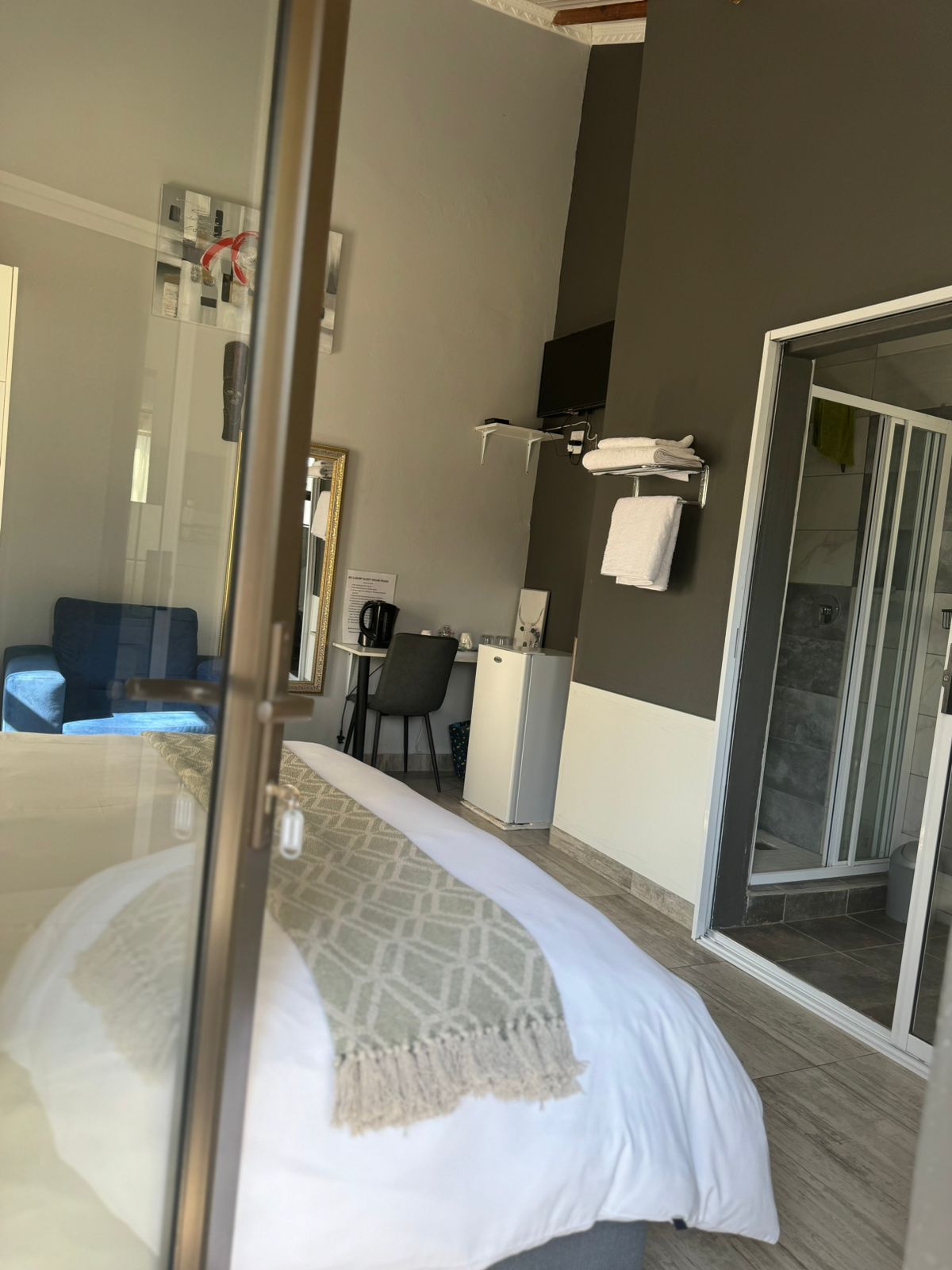 Luxury Room 2, Facing Swimming Pool and Garden